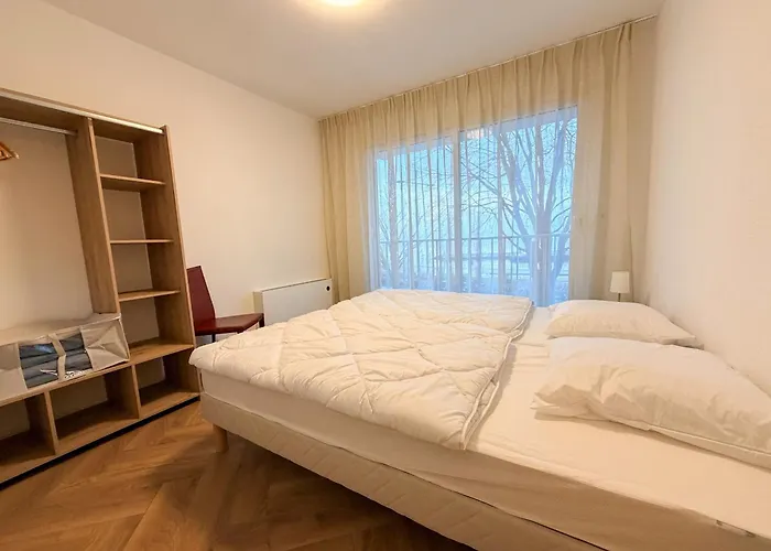 Bel Avec Animaux Admis à - Fr-1-498-124